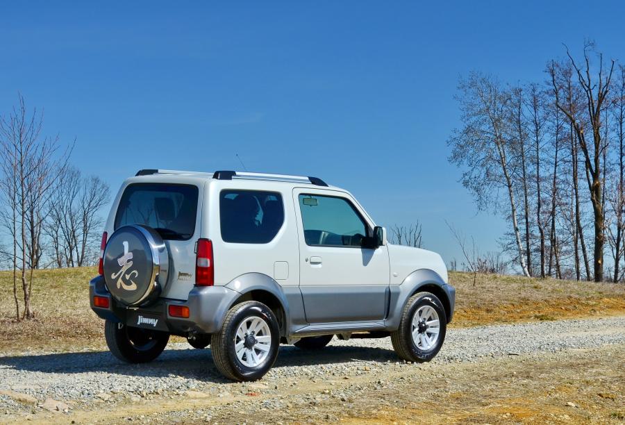  Suzuki Jimny Ambition 2015 года  (фото 15 из 17)